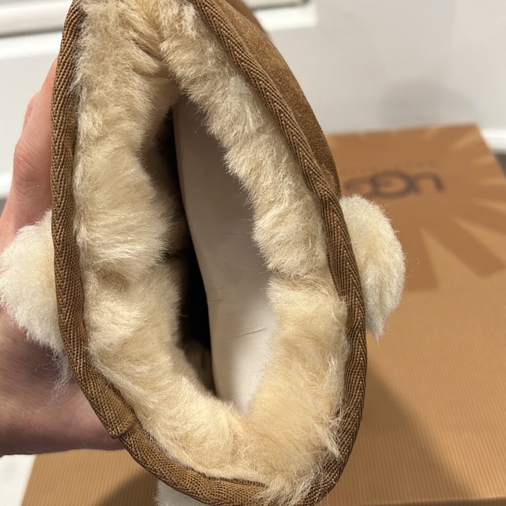 UGG Australia kids tall boots size 1 - Picture 3 of 6